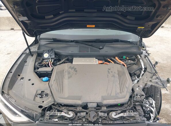 WA16AAGE6RB052016 2024 AUDI Q8 E-TRON Черный Вид сзади