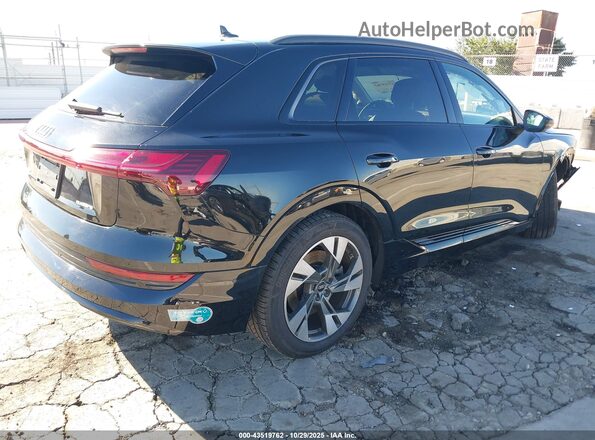 WA1AAAGE1NB013676 2022 AUDI E-TRON Черный Задняя правая четверть