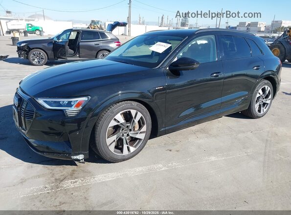 WA1AAAGE1NB013676 2022 AUDI E-TRON Черный Передняя левая четверть