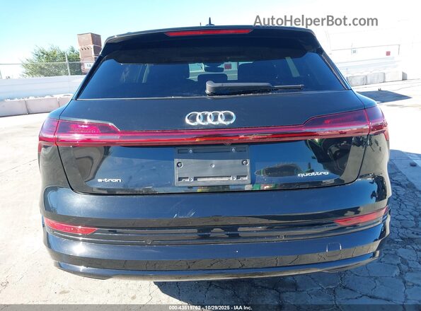 WA1AAAGE1NB013676 2022 AUDI E-TRON Черный 
