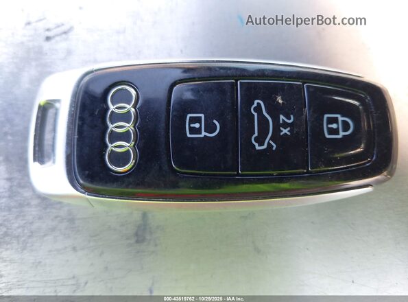 WA1AAAGE1NB013676 2022 AUDI E-TRON Черный Вид панели приборов