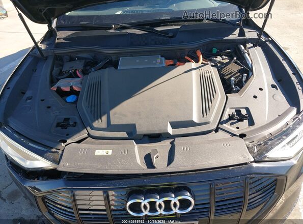 WA1AAAGE1NB013676 2022 AUDI E-TRON Черный Вид сзади