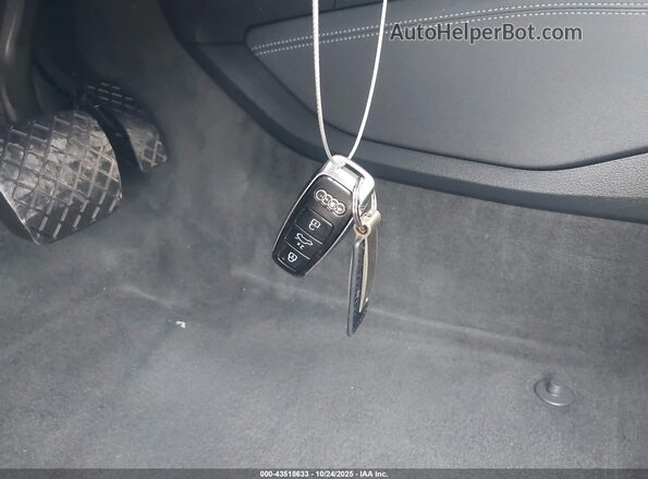WA1AAAGE3MB019445 2021 AUDI E-TRON Белый Вид панели приборов