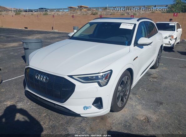 WA1AAAGE4MB022810 2021 AUDI E-TRON White Przód lewy