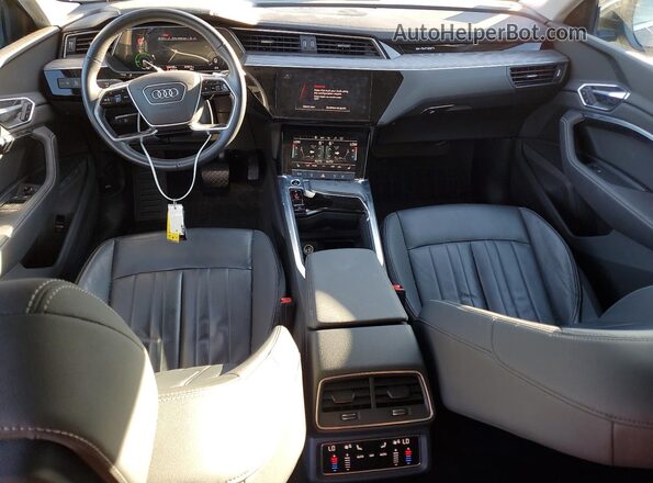 WA1AAAGE9MB005436 2021 AUDI E-TRON Gray Widok deski rozdzielczej