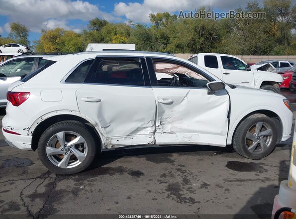 WA1AECF30K1078844 2019 AUDI Q3 White Vista interior trasera