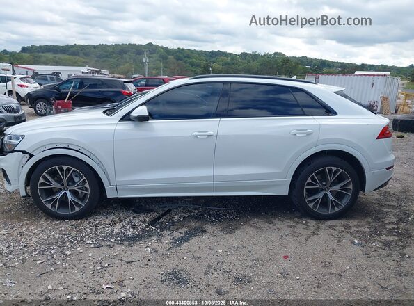 WA1AVBF12ND033710 2022 AUDI Q8 Белый Панорамный вид салона 360°