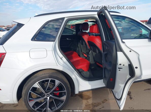 WA1B4AFY3M2044742 2021 AUDI SQ5 Белый Вид наклейки с VIN-кодом