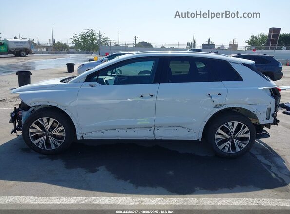 WA1BCBFZ8PP028061 2023 AUDI Q4 Белый 