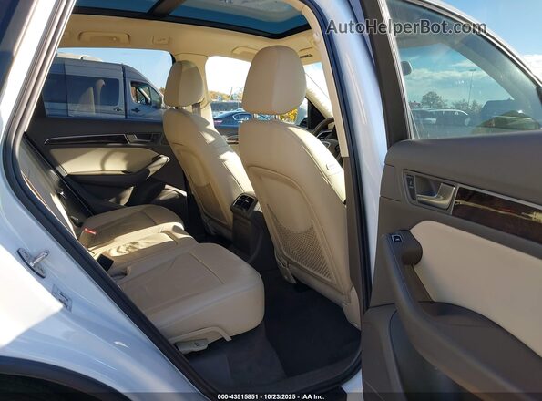 WA1C2AFPXGA010034 2016 AUDI Q5 White VIN კოდის სტიკერის ხედი