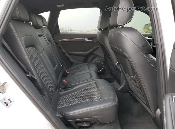WA1CCAFP2GA126566 2016 AUDI SQ5 White Widok wnętrza z tyłu