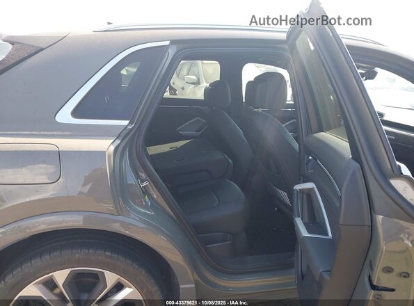 WA1EECF30M1100636 2021 AUDI Q3 Gray VIN կոդի պիտակի տեսք