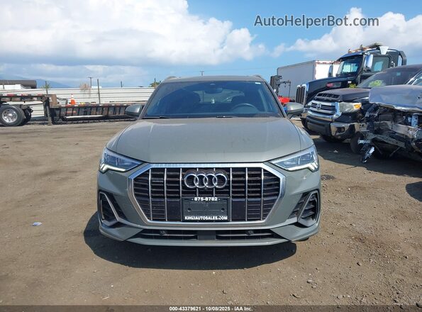 WA1EECF30M1100636 2021 AUDI Q3 Gray Սարքավորումների վահանակի տեսք