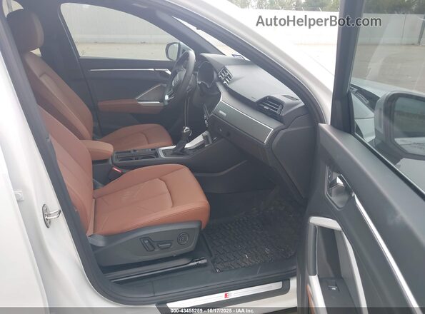 WA1EECF34S1083708 2025 AUDI Q3 Белый Вид салона спереди
