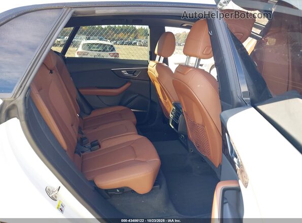 WA1EVAF10MD011571 2021 AUDI Q8 White Widok naklejki z numerem VIN