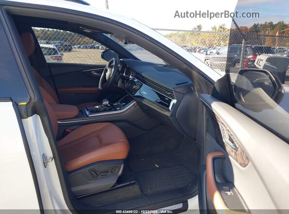 WA1EVAF10MD011571 2021 AUDI Q8 White Widok wnętrza z przodu