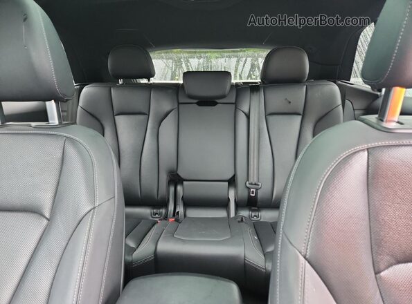 WA1EVAF10MD034980 2021 AUDI Q8 Black Widok tylnych siedzeń