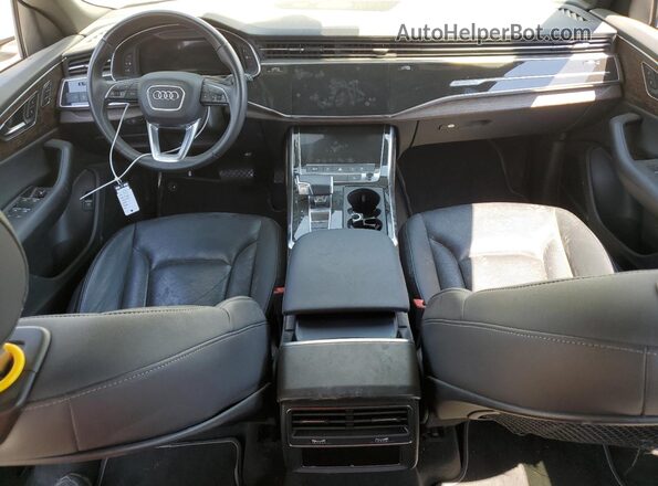WA1EVAF13MD041311 2021 AUDI Q8 Белый Вид панели приборов