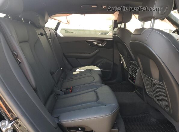 WA1EVAF14MD012139 2021 AUDI Q8 Black Vista interior trasera