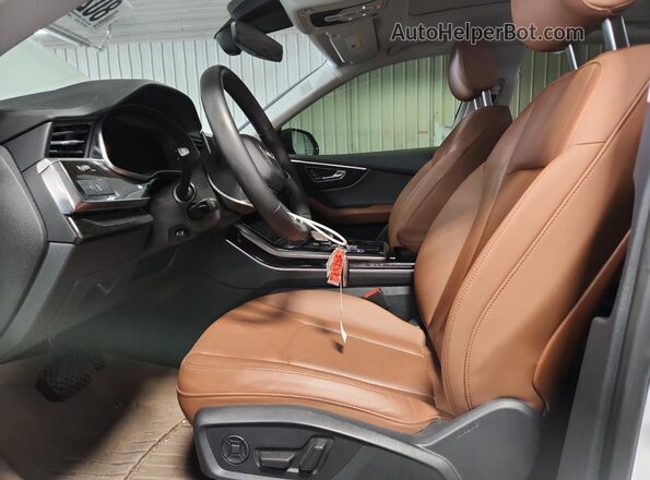 WA1EVBF11ND007844 2022 AUDI Q8 Белый Вид салона спереди