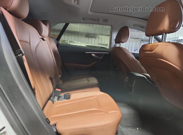 WA1EVBF11ND007844 2022 AUDI Q8 Белый Вид задней части салона