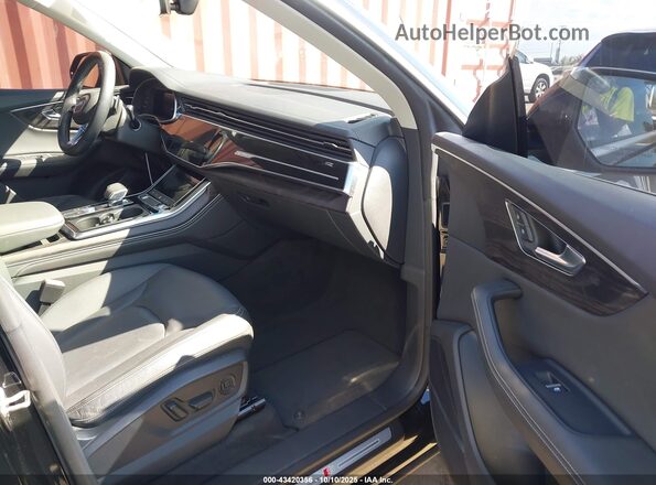 WA1EVBF18PD000876 2023 AUDI Q8 Black Widok wnętrza z przodu