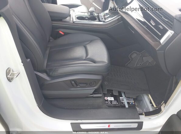 WA1FVAF18MD042006 2021 AUDI Q8 White Вид салону спереду