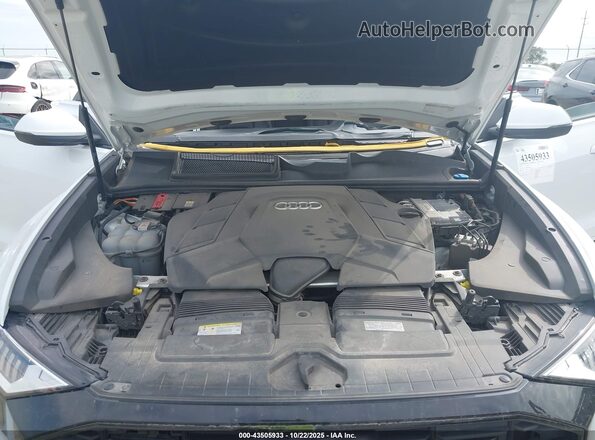 WA1FVAF18MD042006 2021 AUDI Q8 White Вид ззаду