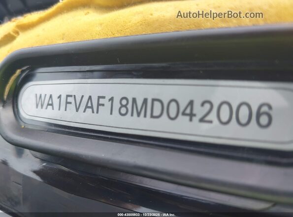 WA1FVAF18MD042006 2021 AUDI Q8 White Вид підкапотного простору