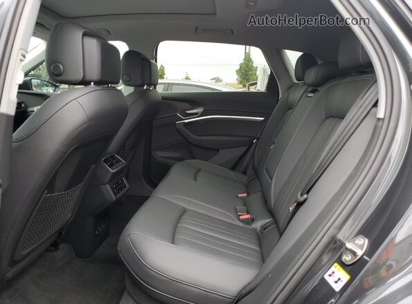 WA1LAAGE2MB004265 2021 AUDI E-TRON Gray Vista de los asientos traseros