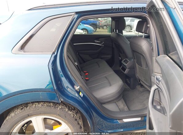 WA1LAAGE2NB009158 2022 AUDI E-TRON Teal Вид наклейки з VIN-кодом