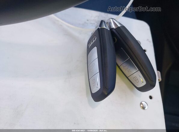 WA1MUBFZ3RP045519 2024 AUDI Q4 Black Widok deski rozdzielczej