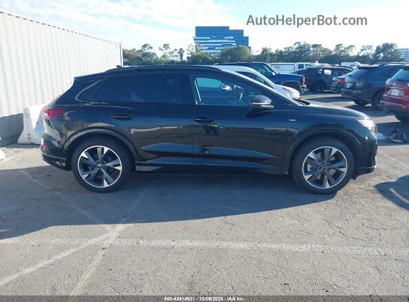WA1MUBFZ3RP045519 2024 AUDI Q4 Black Widok wnętrza z tyłu