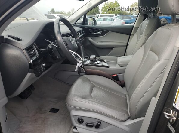WA1VABF78JD031682 2018 AUDI Q7 Gray Вид салону спереду