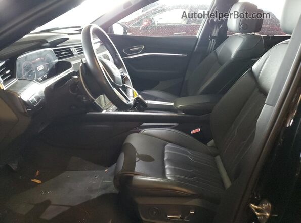 WA1VABGE2PB008061 2023 AUDI E-TRON Черный Вид салона спереди