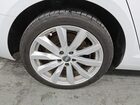 2017 Audi A4 Premium Белый vin: WAUANAF40HN031606 Damage: Right Rear Wheel, Curb Rash, 7 to 8 inches