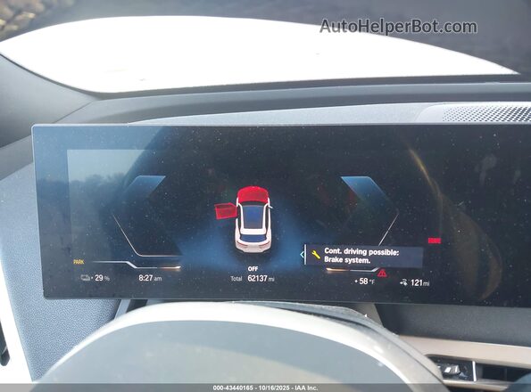 WB523CF02PCM04978 2023 BMW IX White Vista de los asientos traseros