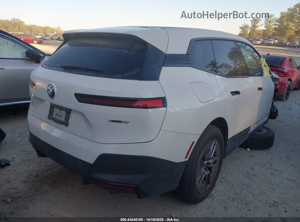 WB523CF02PCM04978 2023 BMW IX White Trasero derecho