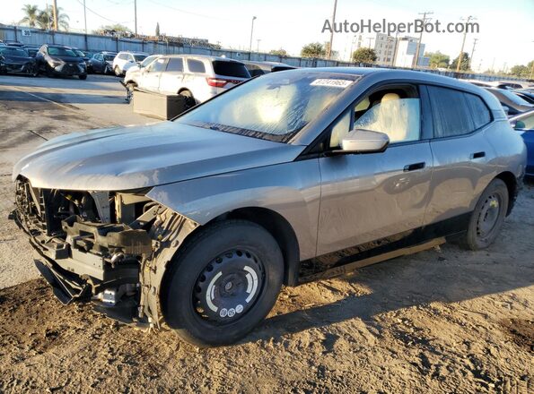 WB523CF03RCR15800 2024 BMW IX Silver Front left
