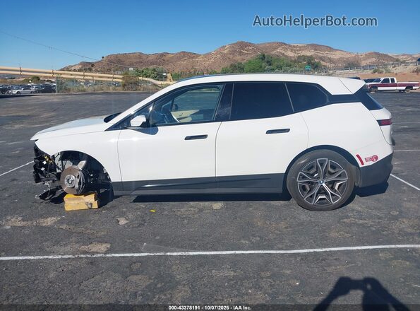 WB523CF04RCP11314 2024 BMW IX White 