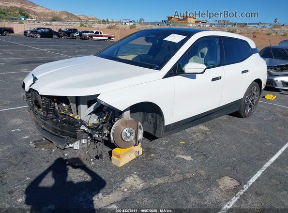 WB523CF04RCP11314 2024 BMW IX White Przód lewy