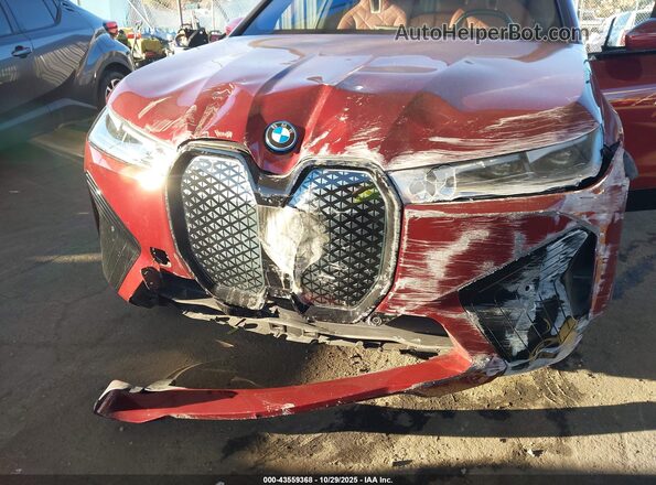 WB523CF08PCL72649 2023 BMW IX Red Widok z przodu