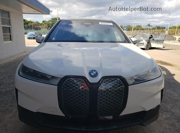 WB523CF08SCS84595 2025 BMW IX White Vista frontal