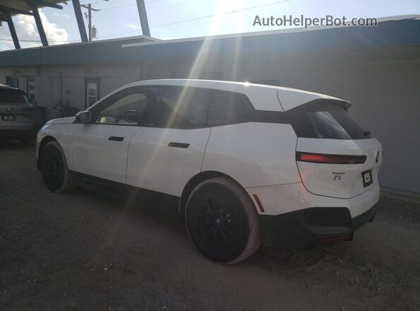 WB523CF08SCS84595 2025 BMW IX White Trasero izquierdo
