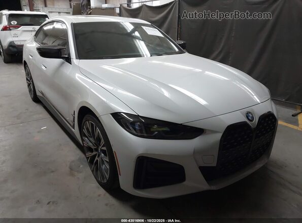 WBA13AW02NFM31207 2022 BMW OTHER White Przód prawy
