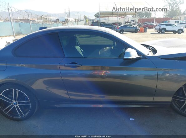 WBA2J5C5XJVB27773 2018 BMW M2 Серый Вид задней части салона