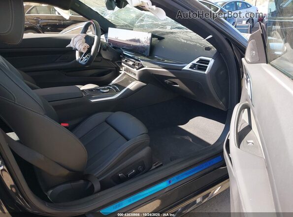 WBA73DA0XTCU95934 2026 BMW M4 Black Widok wnętrza z przodu