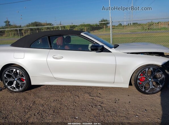 WBA73DB06SCU37896 2025 BMW M4 White Սալոնի 360 աստիճան տեսք