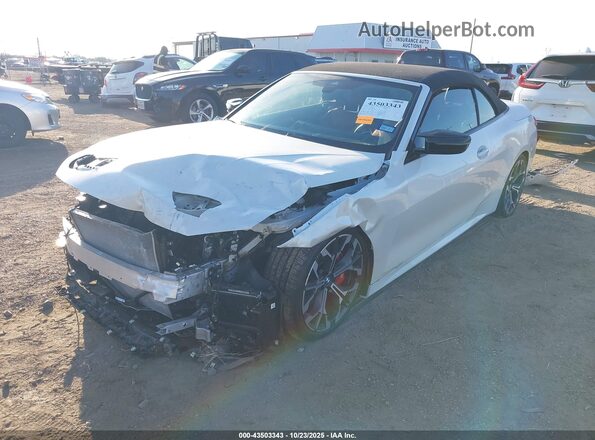 WBA73DB06SCU37896 2025 BMW M4 White Առջևի ձախ երեք քառորդ տեսարան