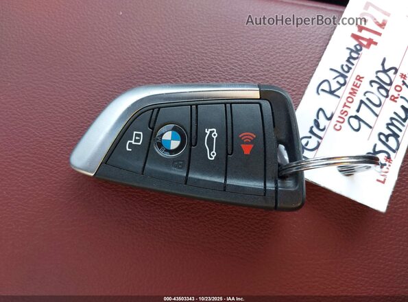 WBA73DB06SCU37896 2025 BMW M4 White Առջևի վահանակի տեսք